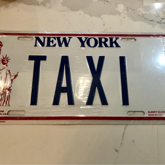 NWT vintage New York Taxi license plate in plastic - Picture 1 of 2